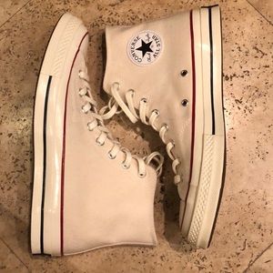 Chuck Taylor All Star High Top. Natural Ivory.